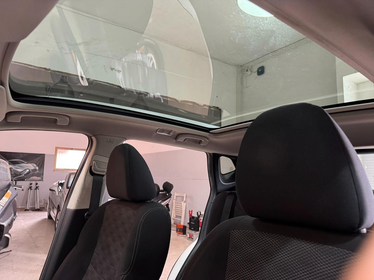 Nissan Qashqai 1.5 dCi 110 cv. Tekna TETTO-NAVIGATORE