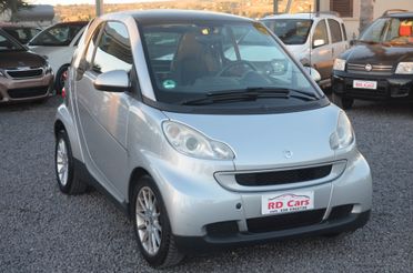 Smart fortwo. 1.0 benzina con tetto panoramico
