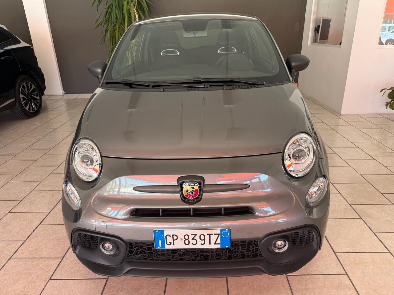 Abarth 695 1.4 Turbo T-Jet 180 CV M.T.A.