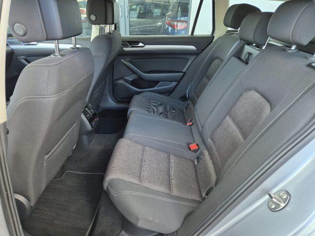 VOLKSWAGEN Passat Variant 1.6 TDI DSG Business BMT