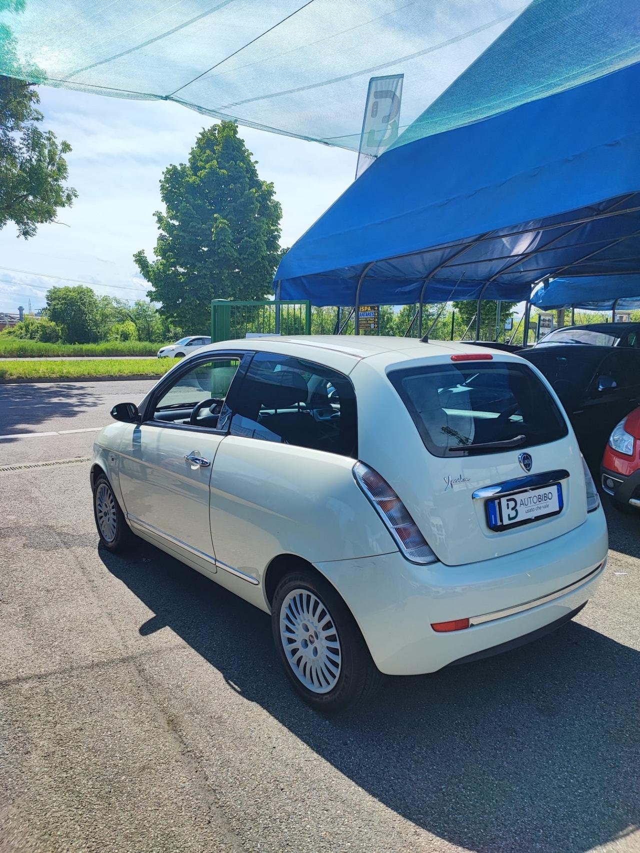 Lancia Ypsilon 1.2 Argento