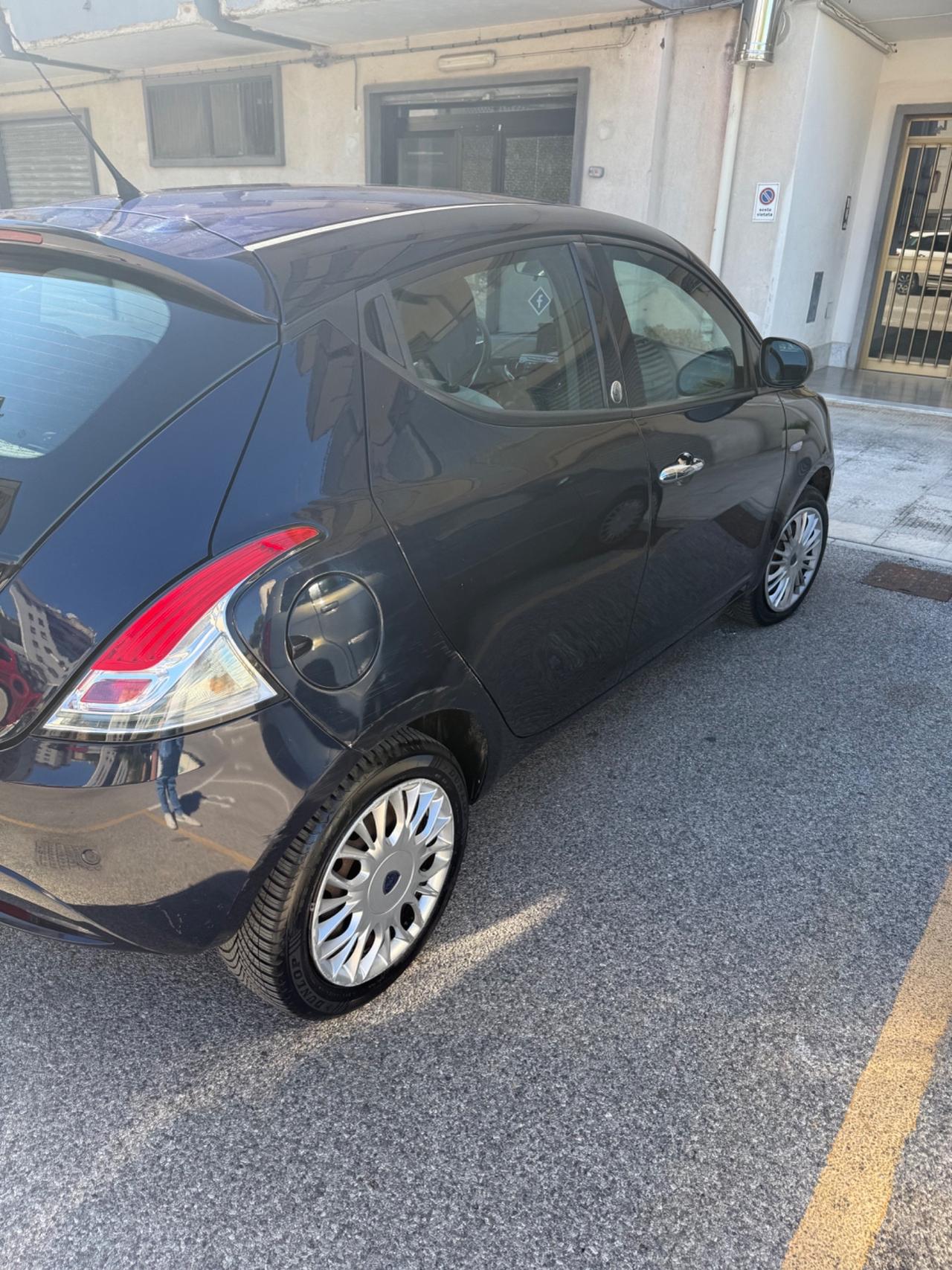 Lancia Ypsilon 1.2 69 CV 5 porte GPL Ecochic Gold