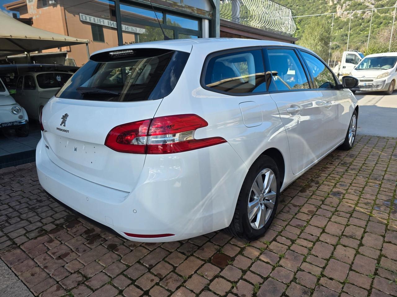 Peugeot 308 BlueHDi 100 S&S SW Business