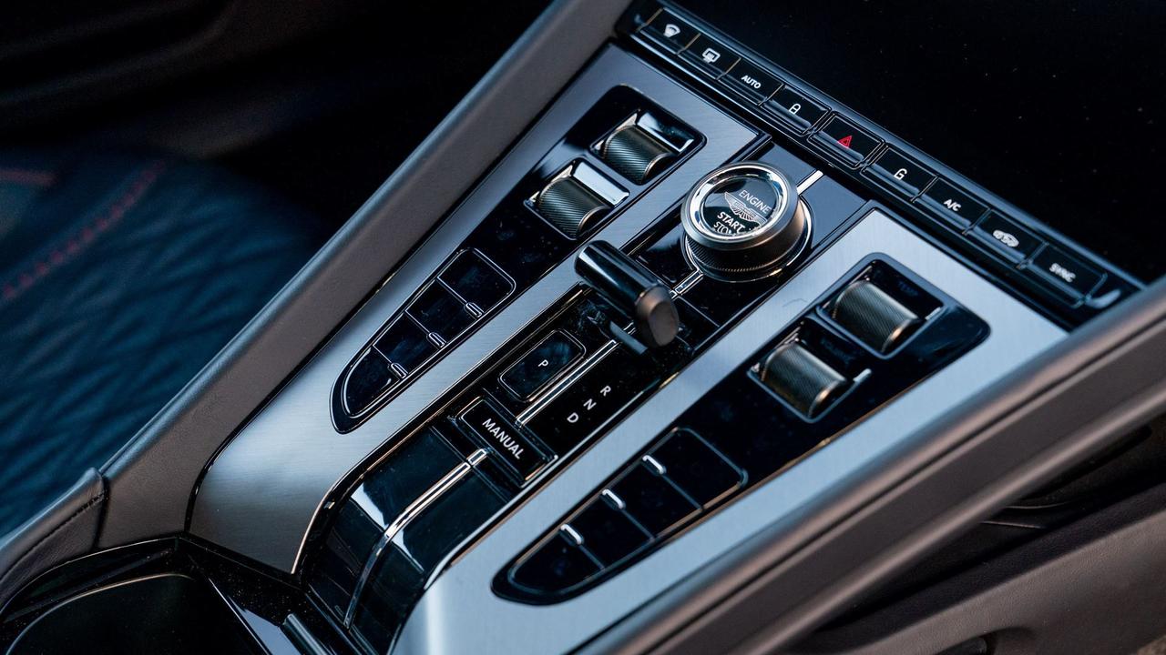 ASTON MARTIN DB12 Coupe 4.0 V8 auto
