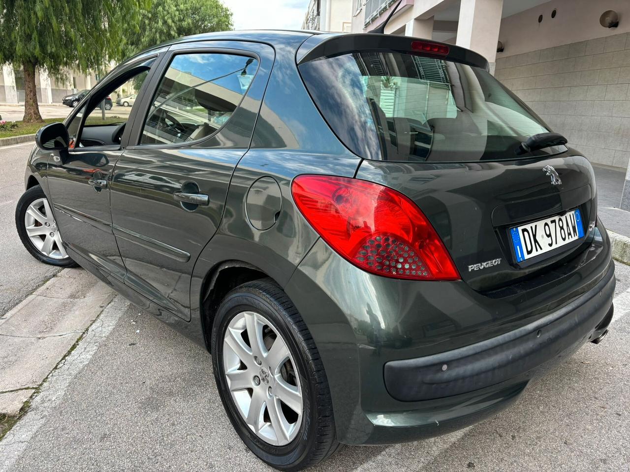 Peugeot 207 1.6 HDi 110CV 5p. Féline