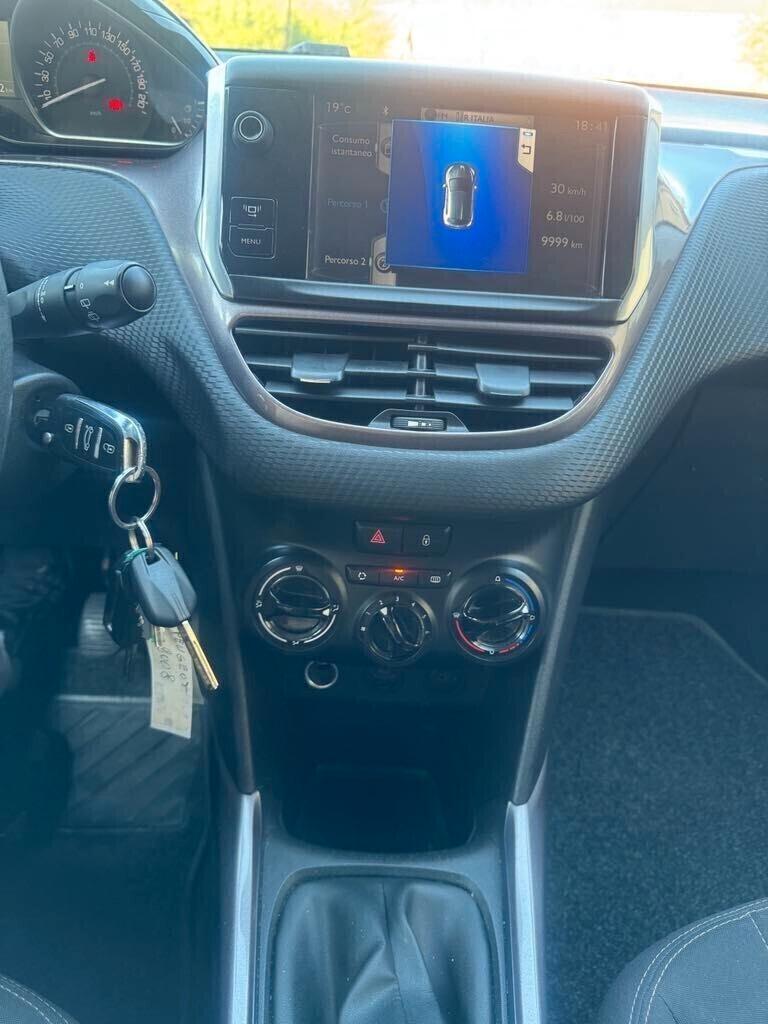 Peugeot 2008 1.2 VTi 82CV Allure