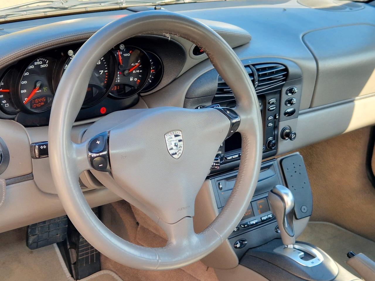Porsche 911 Carrera cat Coupé