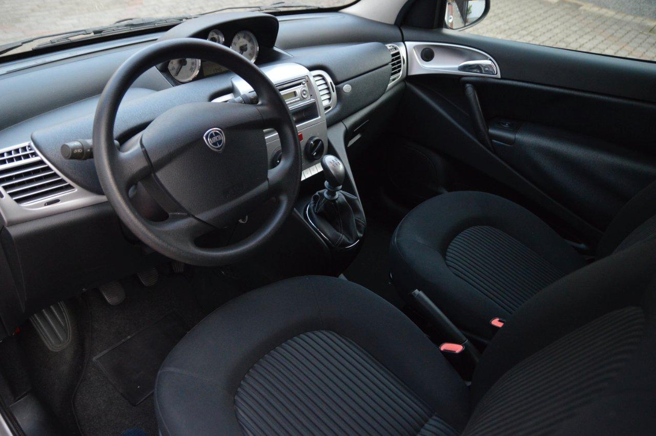 Lancia Ypsilon 3 Porte Ypsilon 1.2 8v New Oro (oro)