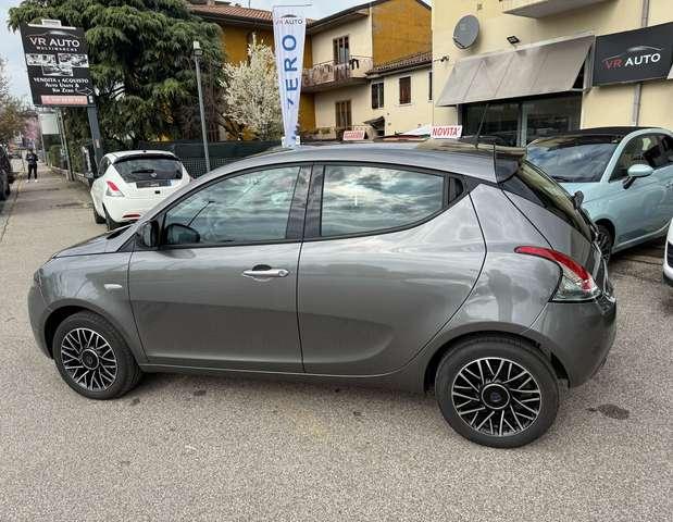 Lancia Ypsilon HYBRID 1.0 70 CV S&S PLATINO/NEOPATENT/PROMO FIN