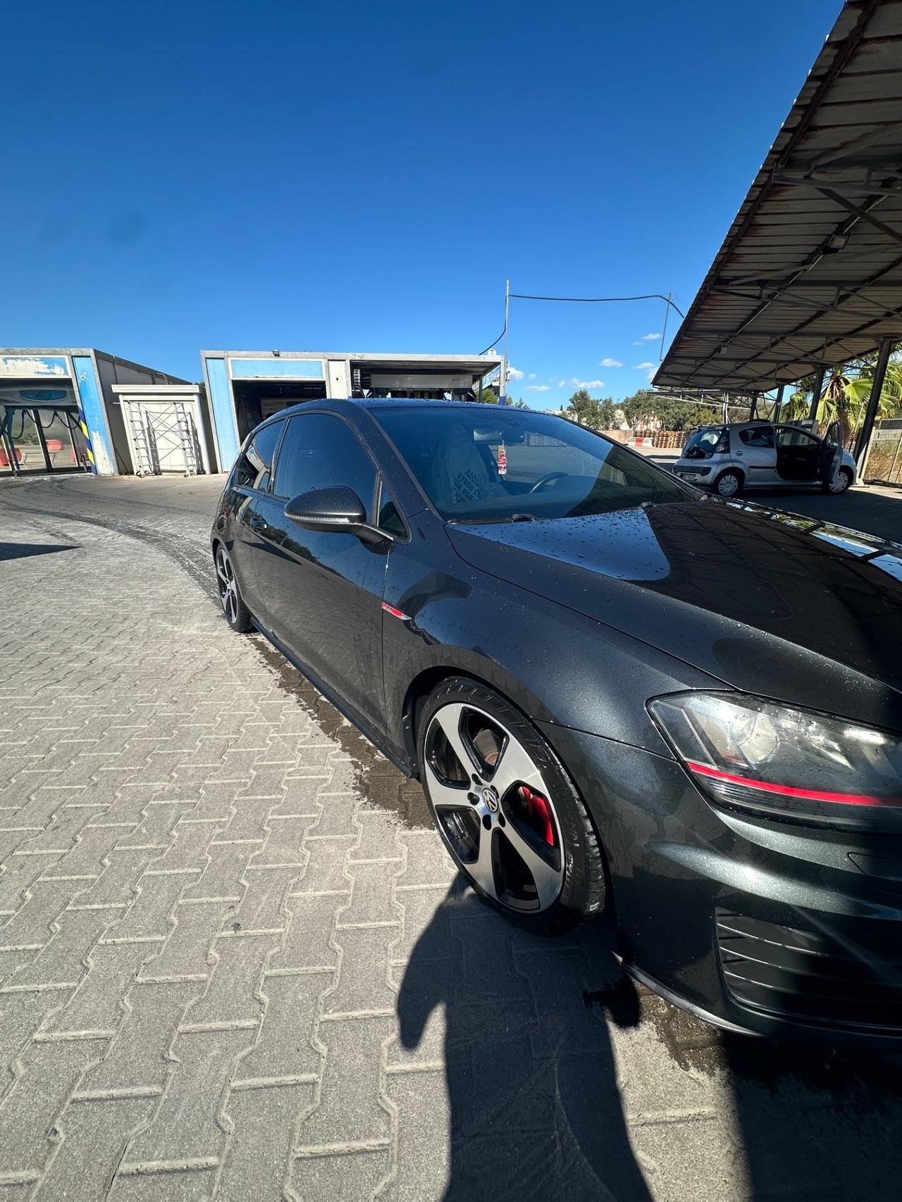 Volkswagen Golf GTI R 2.0 3p.