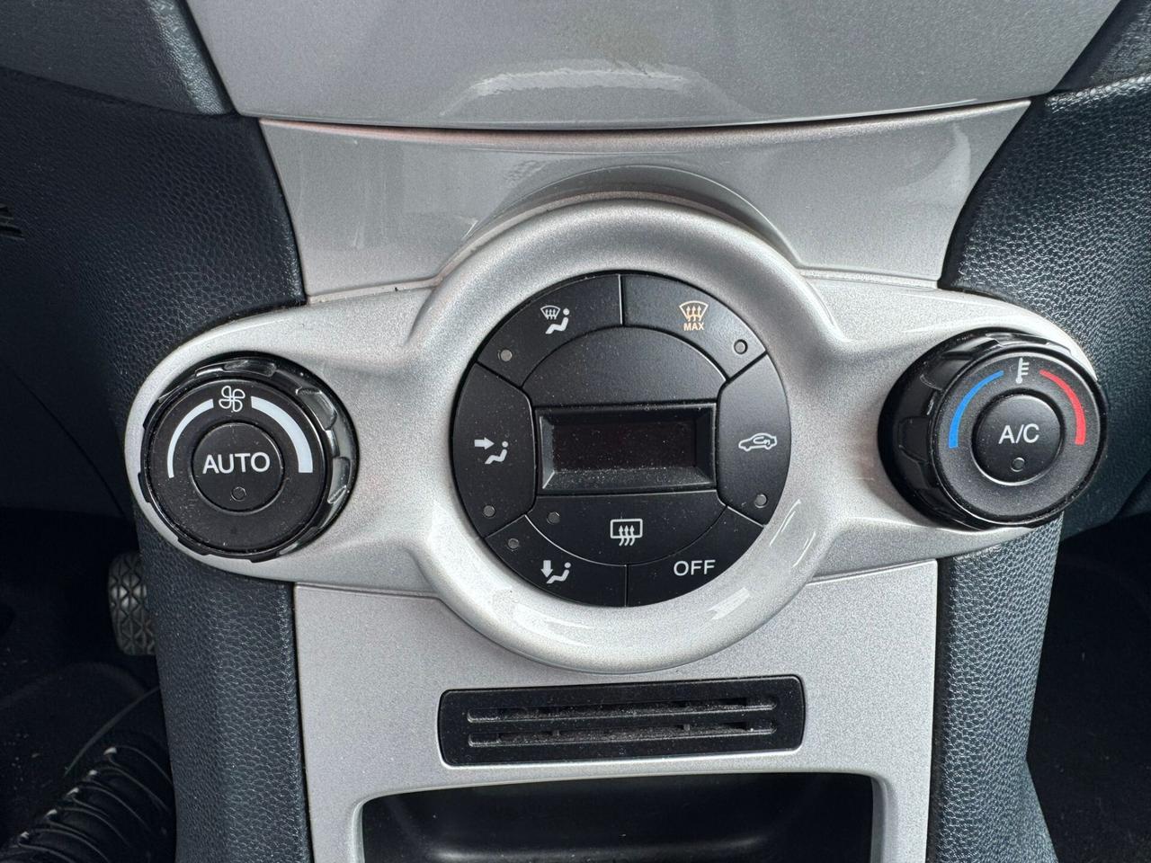 Ford Fiesta 1.2 82 CV 5 porte Titanium