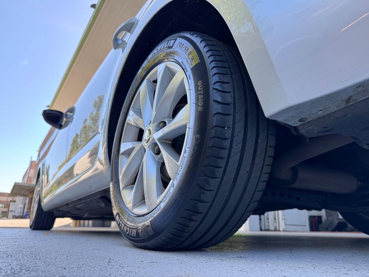 Skoda Octavia Wagon 1.6 tdi Execut GARANZIA 24MESI