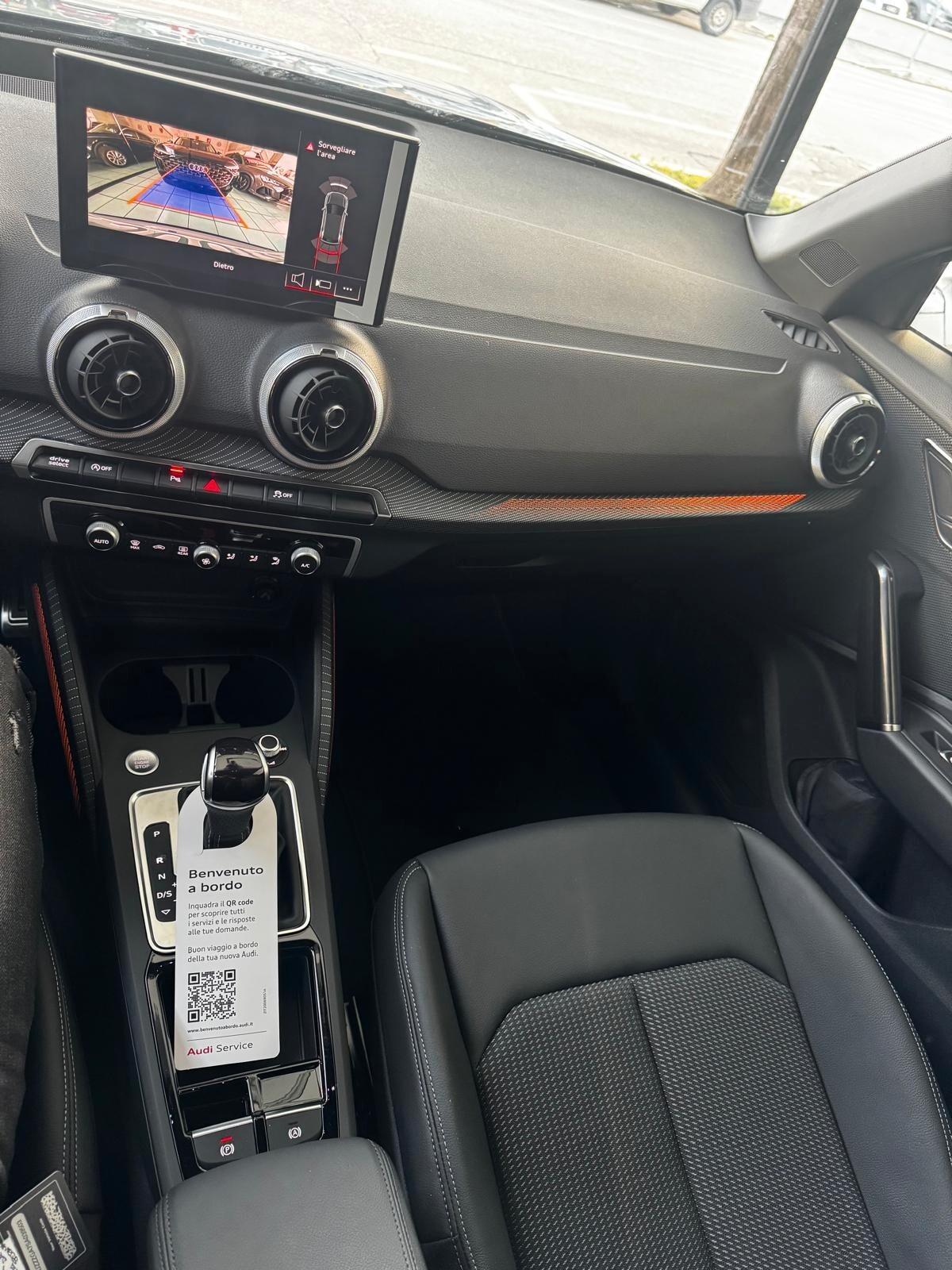 Audi Q2 35 TDI S tronic Identity Black