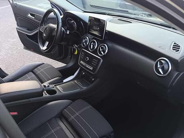 Mercedes-Benz A 180 A 180 d Automatic Sport