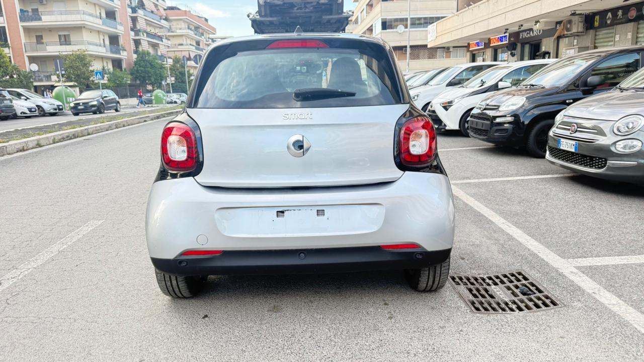 Smart ForFour 70 1.0 Passion LED PSC BLUETOOTH CERCHI 15