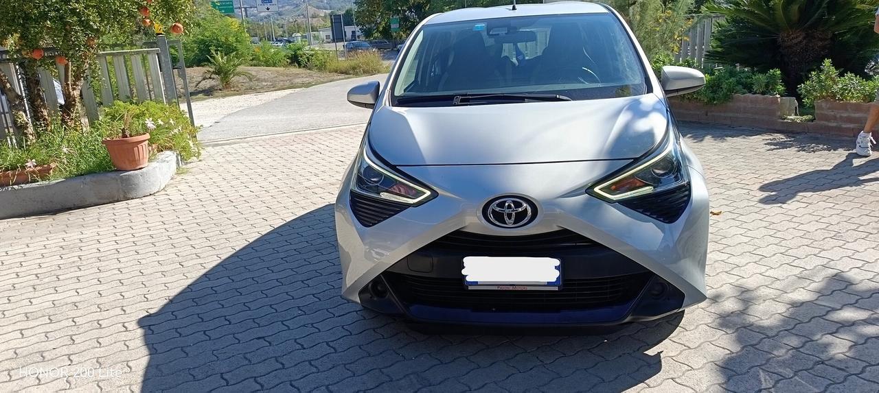 Toyota Aygo 5 Porte 5p 1.0 x-play 72cv
