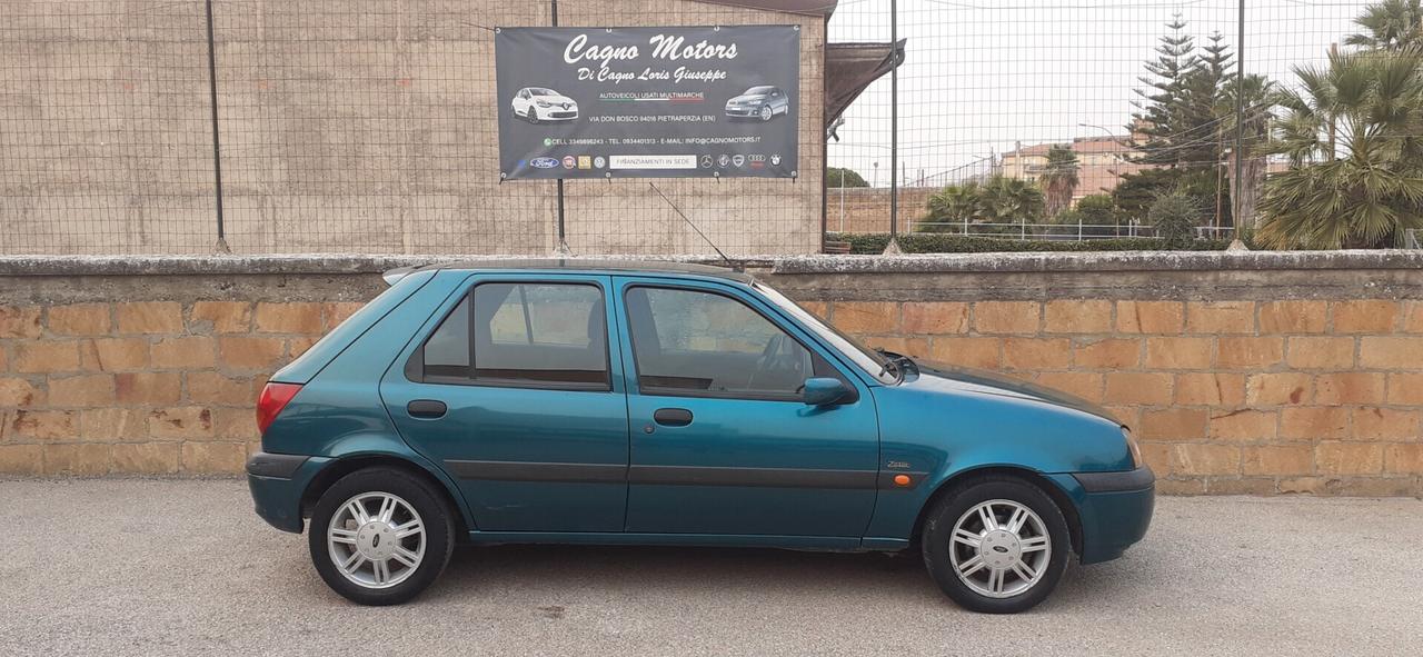Ford Fiesta 1.2i 16V cat 5 porte Ghia