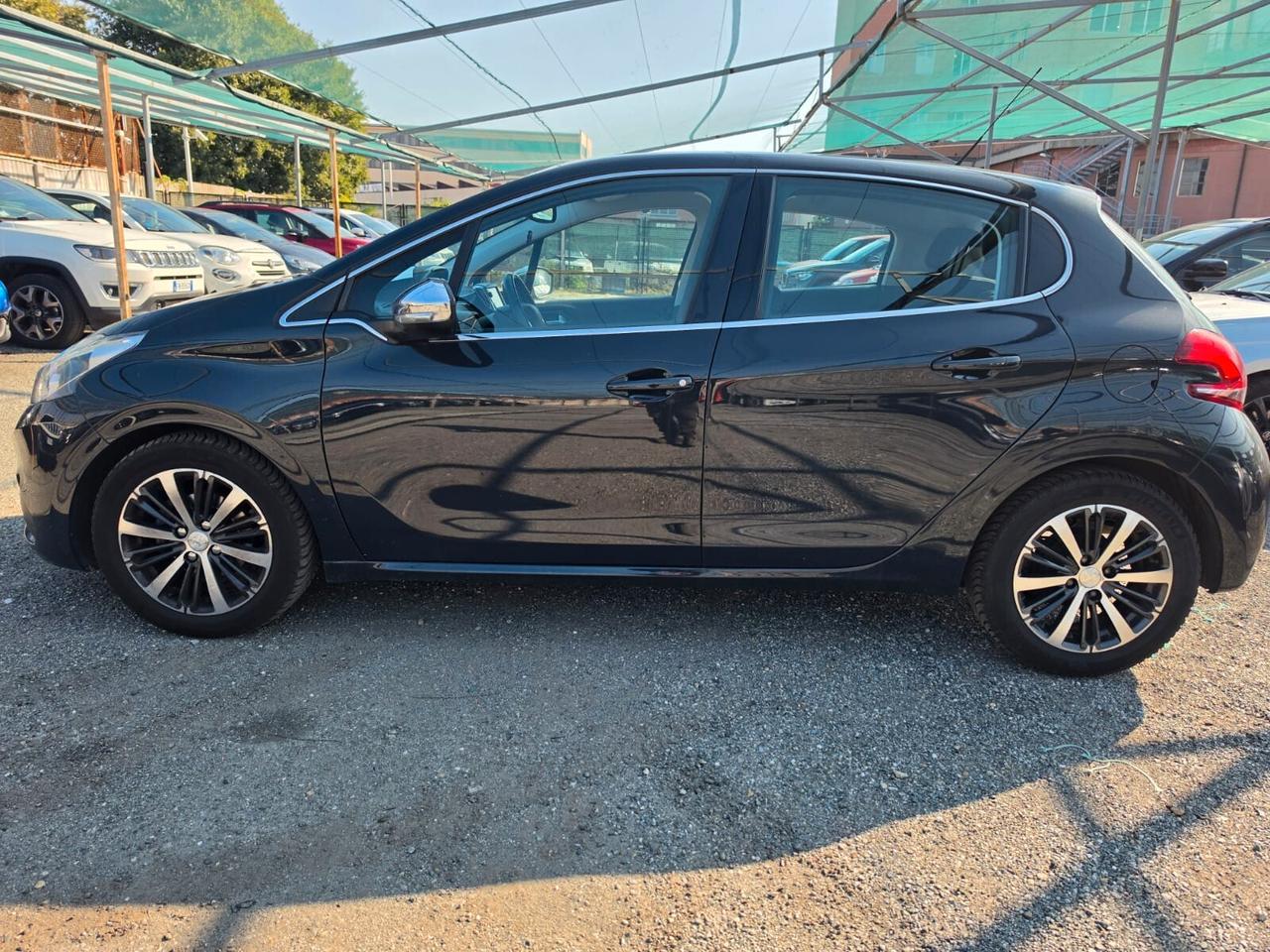 Peugeot 208 PureTech 82 5 porte Allure