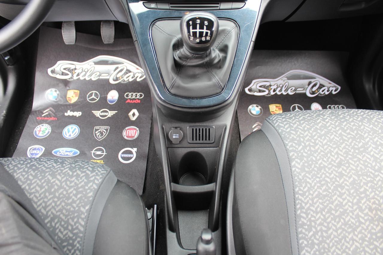 Lancia Ypsilon 1.0 FireFly 5 porte S&S Hybrid Ecochic Silver
