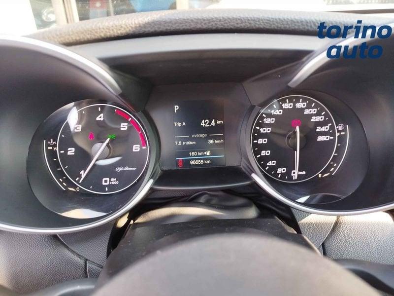 Alfa Romeo Giulia 2.2 Turbo AT8 150CV Business