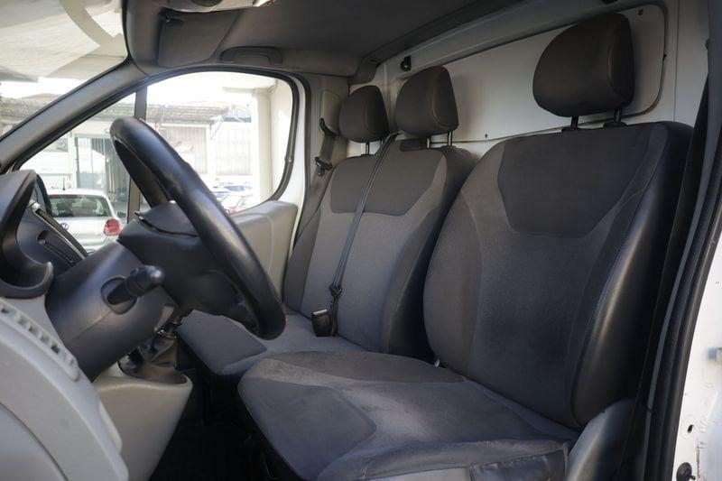 Renault Trafic Renault Trafic T27 2.0 dCi/115 PC-TN Furgone 84KW ANNO 2012