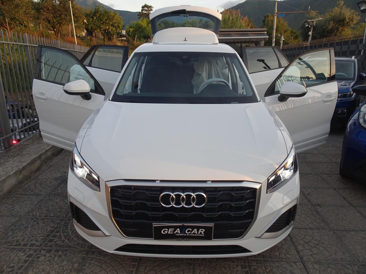 Audi Q2 35 TDI S tronic Identity Black