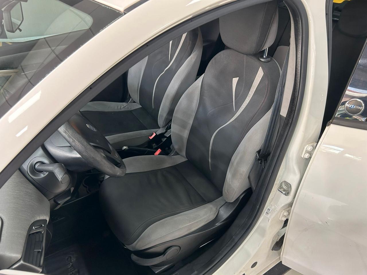 Lancia Ypsilon 1.2 69 CV 5 porte GPL Ecochic Silver