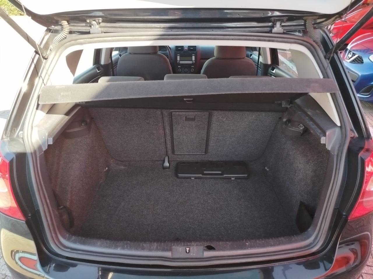 Volkswagen Golf 1.6 16V FSI 5p. Sportline