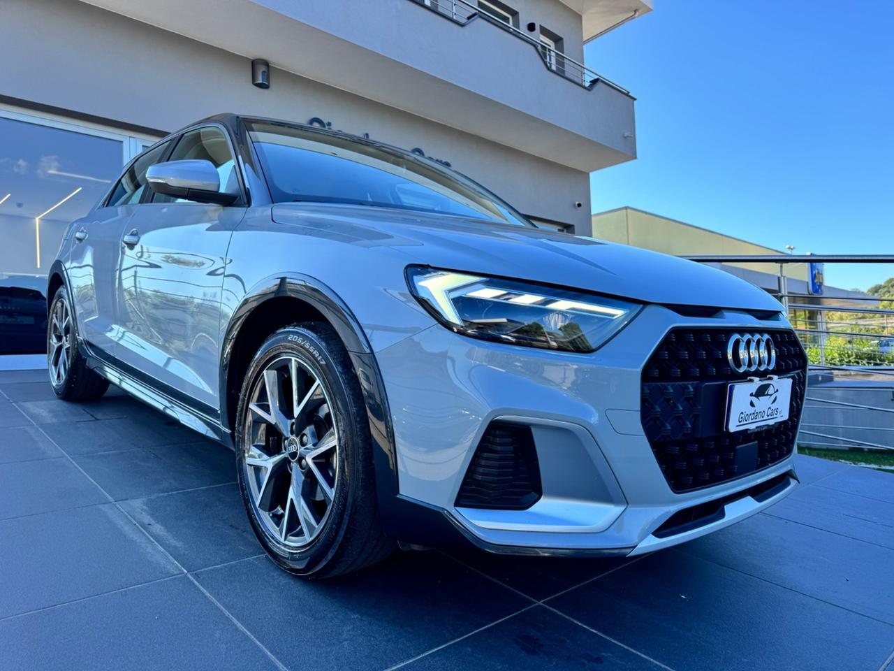Audi A1 citycarver 30 TFSI Identity Contrast