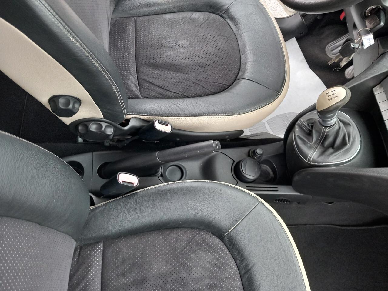 Lancia Ypsilon 1.3 MJT 90 CV Platino