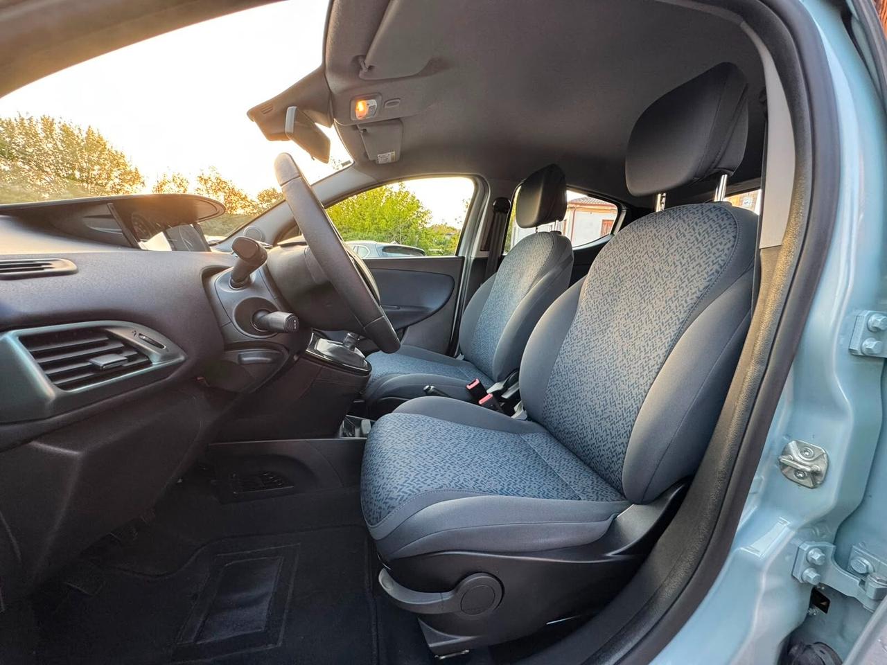 Lancia Ypsilon Hybrid