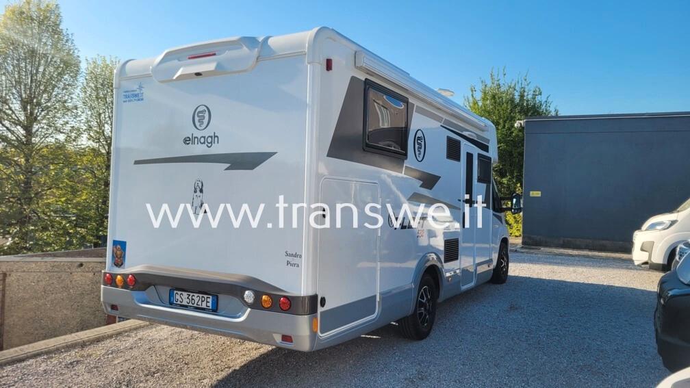 Elnagh T-Loft 532 con letti gemelli e dinette face to