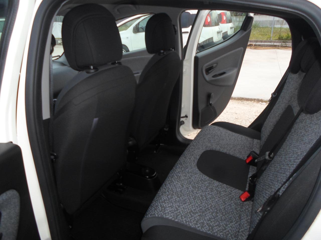 Lancia Ypsilon 1.0 FireFly 5 porte S&S Hybrid Ecochic Gold