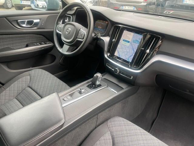 Volvo V60 B4 (d) Geartronic Momentum Business Pro Garanzia 24M