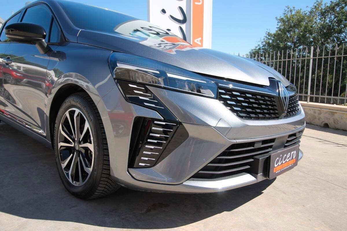 Renault Clio TCe 90 CV 5p Techno|11300KM|2025