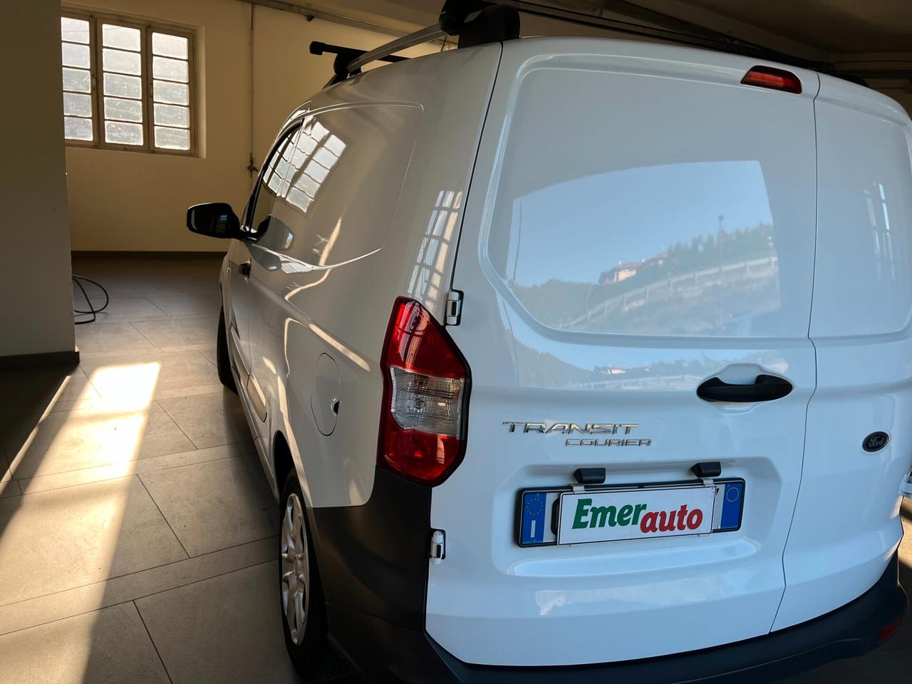 Ford Transit Courier 1.5 Van Trend