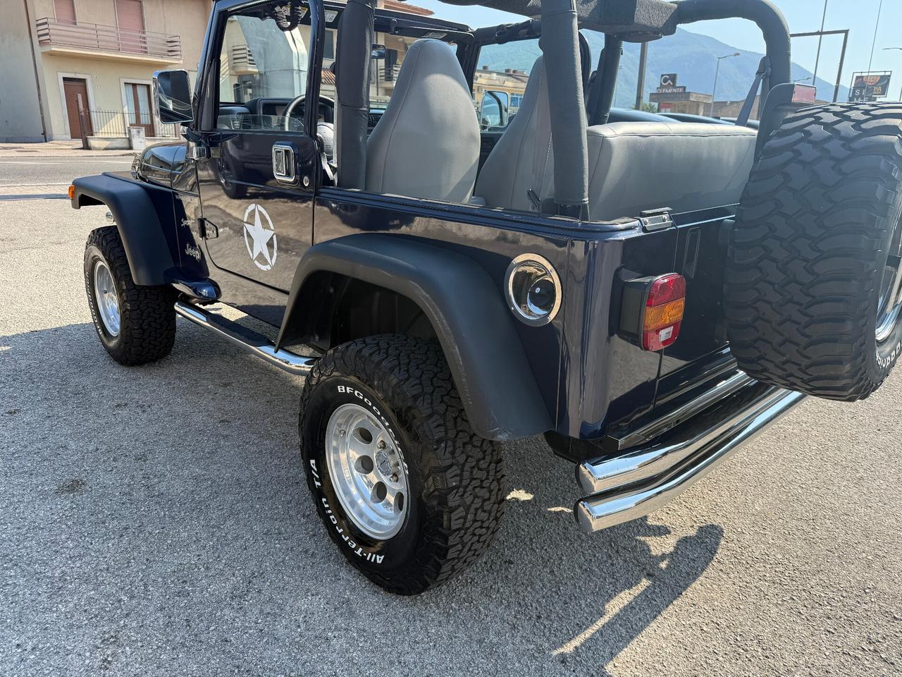 Jeep Wrangler 2.5 cat Soft top (EU)