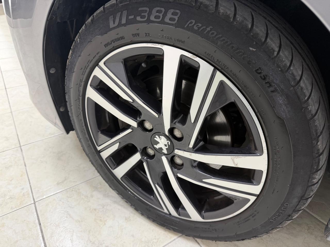 Peugeot 208 PureTech 100 Stop&Start 5 porte GT Line