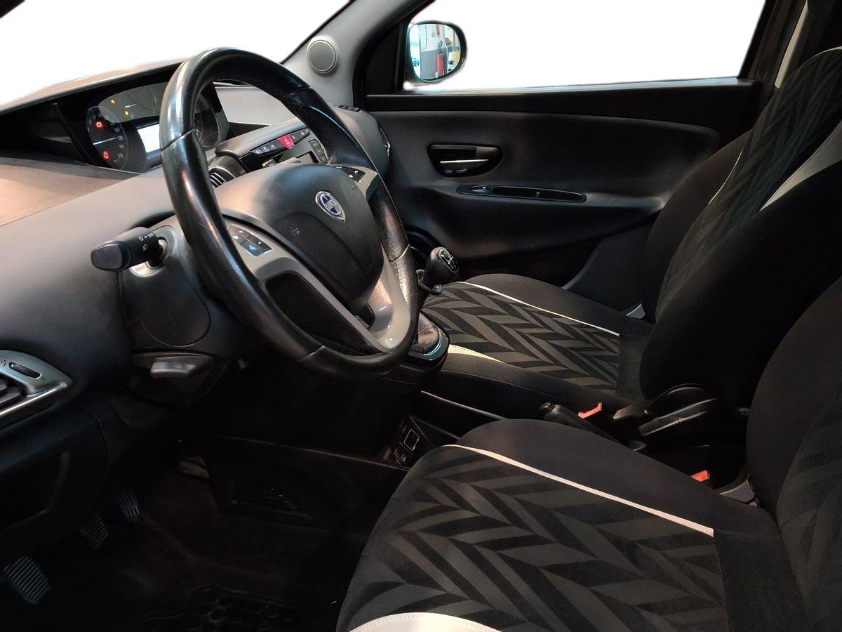 LANCIA Ypsilon 3ª serie - Ypsilon 1.2 69 CV 5 porte Opening Edition