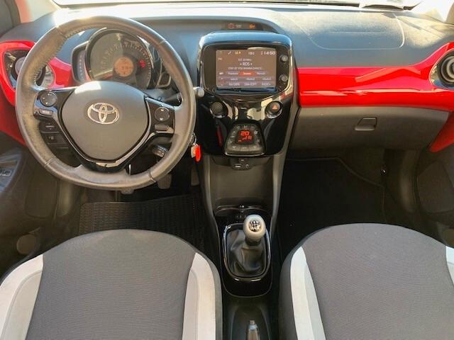 Toyota Aygo 1.0 VVT-i 69 CV 5 porte x-play NEOPATENTATI