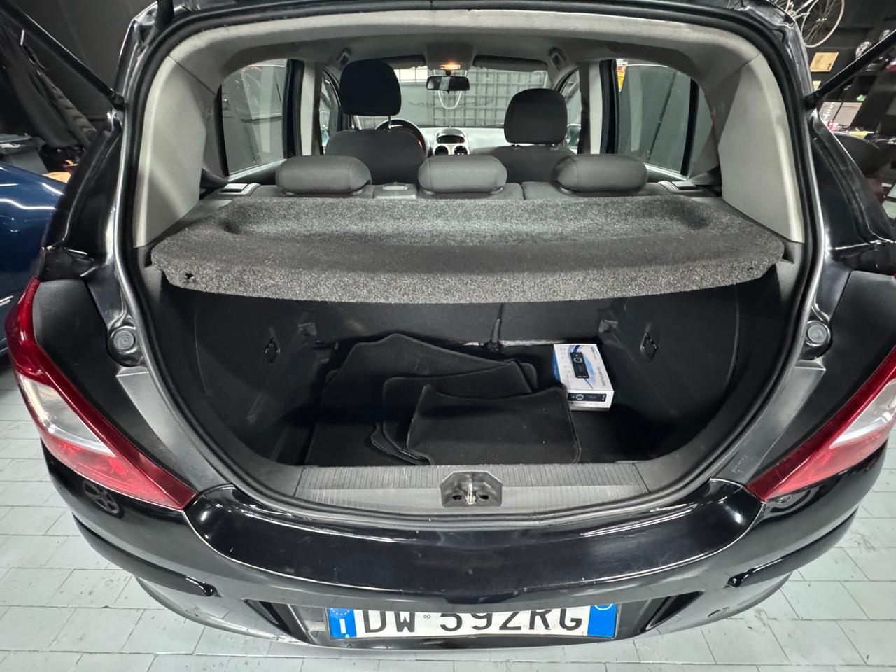 Opel Corsa 1.2 5 porte Cosmo