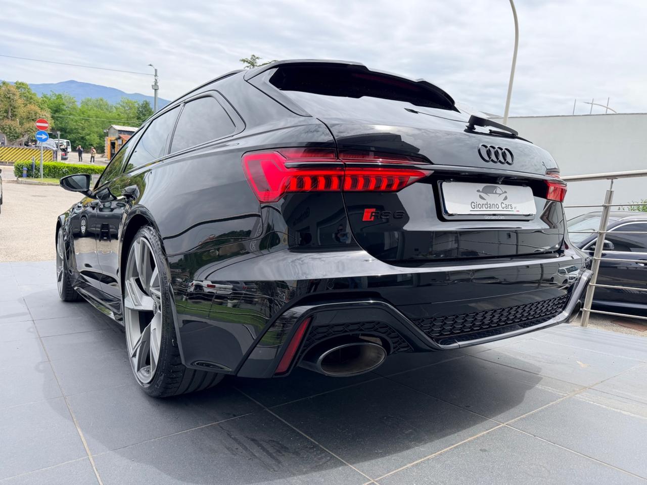 Audi RS6 RS 6 Avant 4.0 TFSI V8 quattro tiptronic Performance