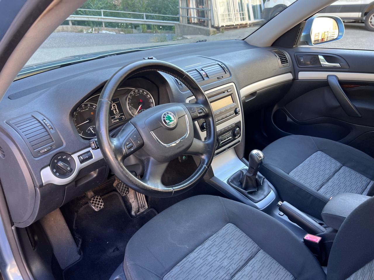 Skoda Octavia 1.6 TDI CR F.AP. Wagon Ambition