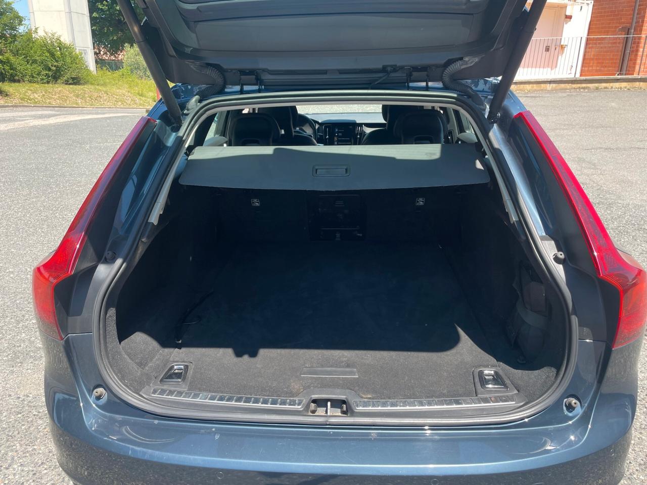 Volvo V90 D5 AWD Geartronic R-design