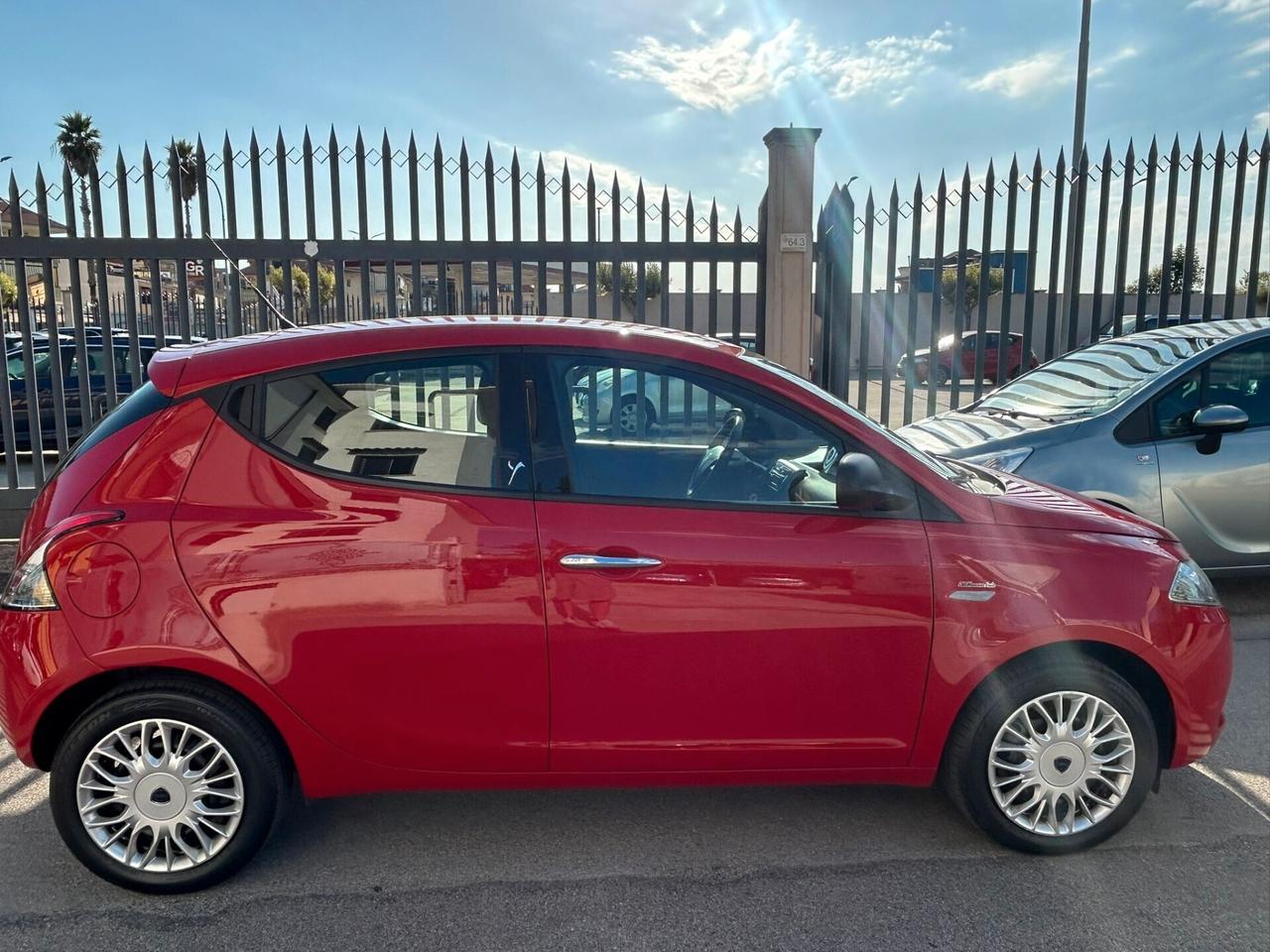 Lancia Ypsilon 1.2 69 CV 5 porte Gold ANNO 2017