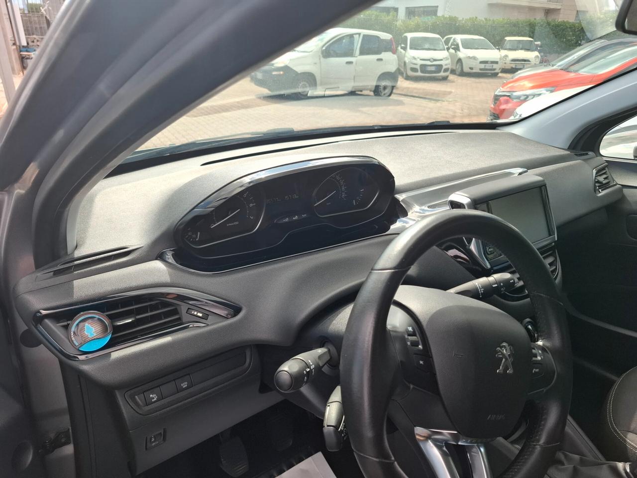 Peugeot 208 PureTech 82 5 porte Allure