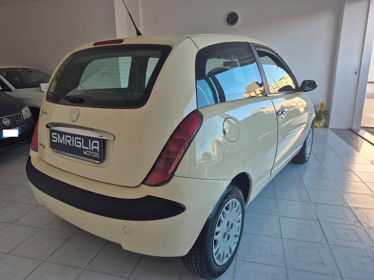 Lancia Ypsilon 1.2 Argento BASSI CONSUMI