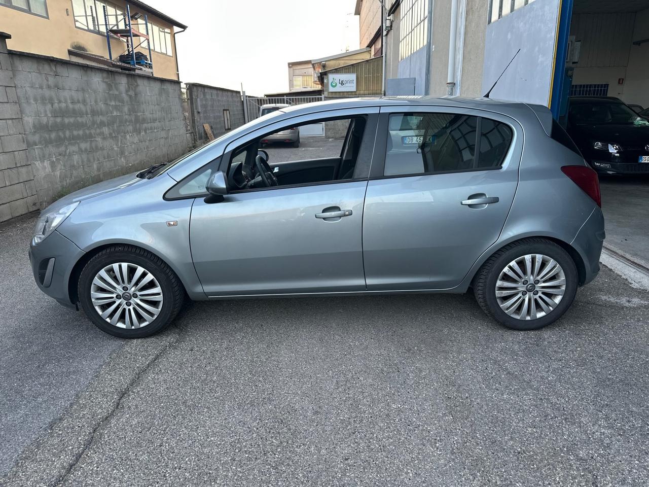 OPEL CORSA BENZINA GPL NEOPATENTATI 87 mila km