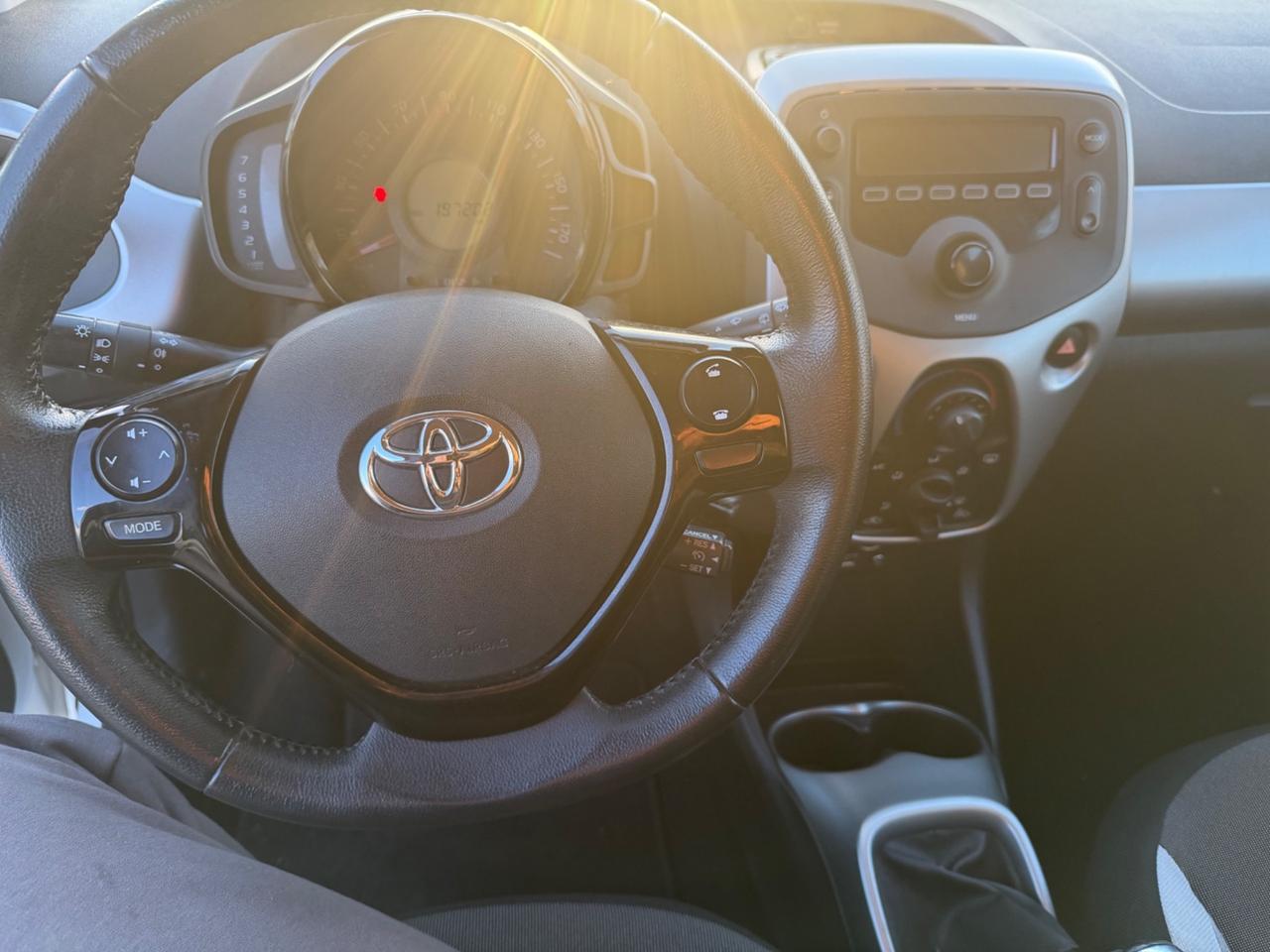 Toyota Aygo 1.0 VVT-i 69 CV 5 porte x-play