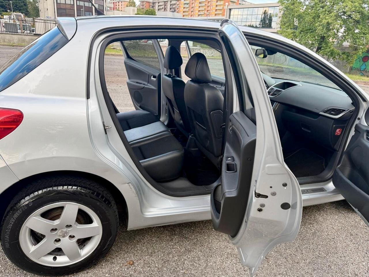 Peugeot 207 1.4 VTi 95CV 5p. Active